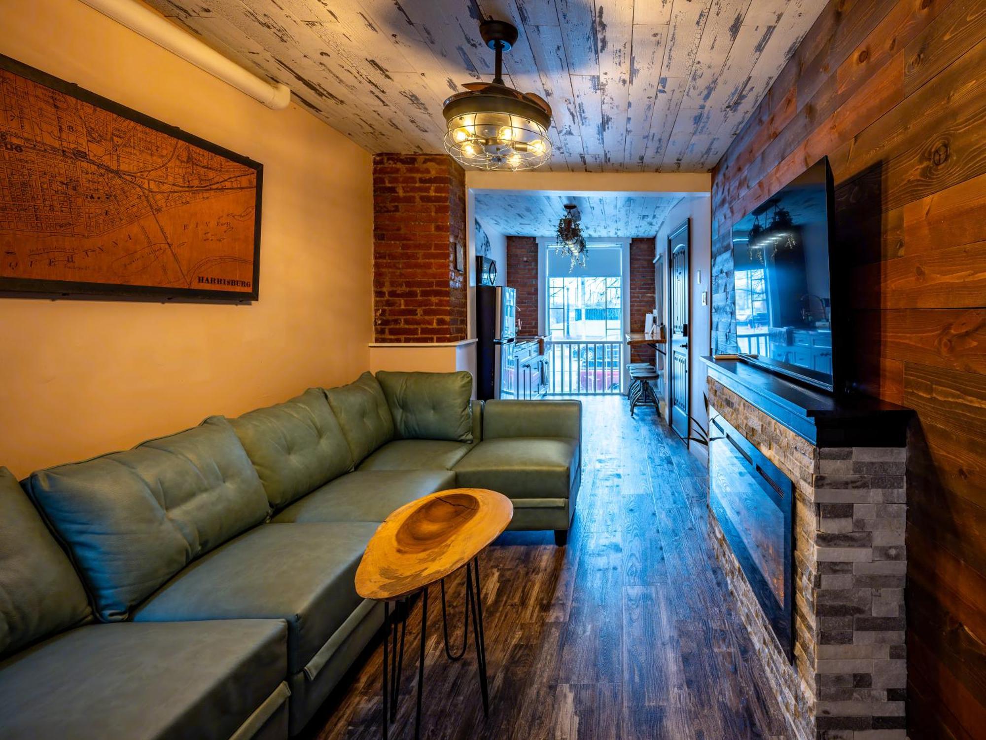 Hotel Burgbnb Downtown